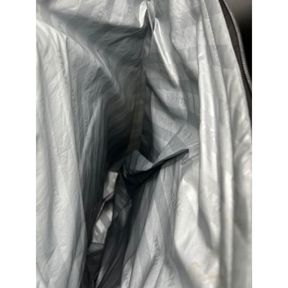 Titan Deep Freeze Arctic Backpack Cooler White Black - Picture 2 of 10